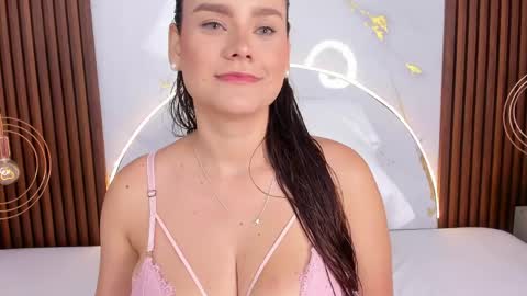 Mia  online show from 05-08-26, 04:51