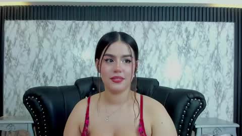 Mia   -5 7001400 Follow  online show from 02-08-25, 03:42