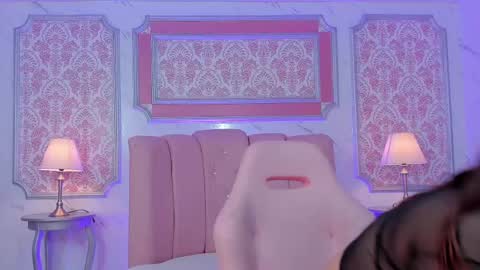 Mia   -5 7001400 Follow  online show from 03-11-25, 12:50