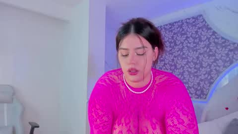 Mia   -5 7001400 Follow  online show from 03-04-26, 12:55
