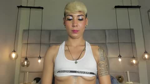 Mia Morgann online show from 01-18-25, 10:17