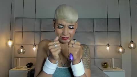 Mia Morgann online show from 02-08-25, 06:22