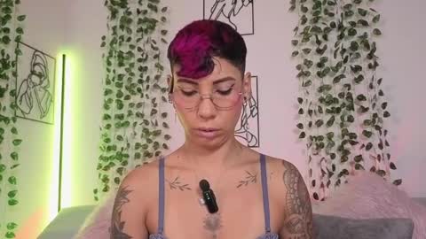 Mia Morgann online show from 05-06-26, 01:16