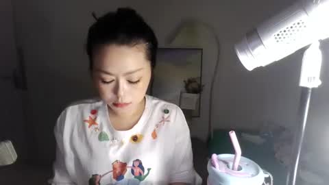 Snapshot of miaomiaoq chatting on 06-30-26, 06:03 miaomiaoq online show from 06-30-26, 06:03