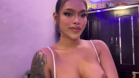 Snapshot of miapasita chatting on 02-19-25, 06:00 Mia online show from 02-19-25, 06:00