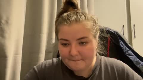 Snapshot of miapisa chatting on 10-12-25, 08:08 miapisa online show from 10-12-25, 08:08