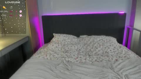 Mia online show from 02-09-26, 03:05