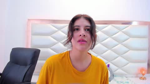 Sweetie Mia online show from 01-28-25, 06:39