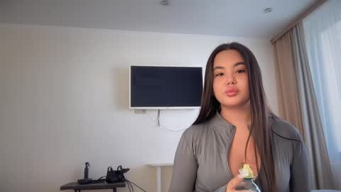 Mia Ray online show from 04-15-26, 08:21