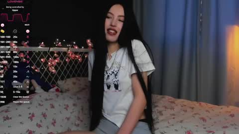 Liz online show from 06-06-26, 04:44