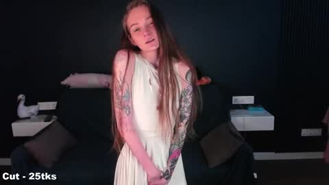 Mia online show from 05-16-26, 02:38