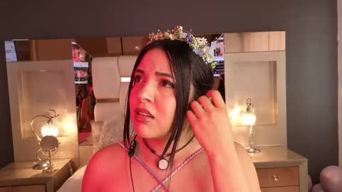 MiaHancock online show from 11-17-25, 10:26