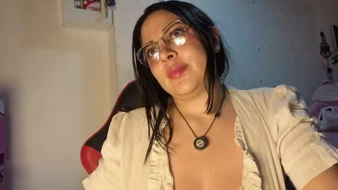 MiaHancock online show from 05-10-26, 06:18