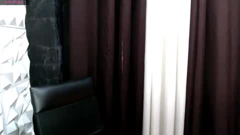 Snapshot of miasexxie chatting on 03-04-25, 03:22 mia online show from 03-04-25, 03:22