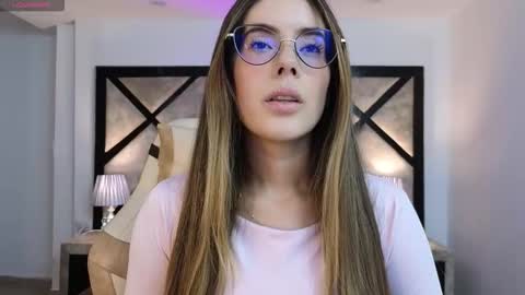 Snapshot of miasilverr chatting on 03-10-26, 07:41 Mia online show from 03-10-26, 07:41