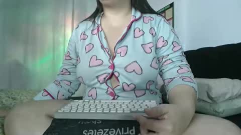 Snapshot of miasp chatting on 05-15-26, 11:34 MiaSP online show from 05-15-26, 11:34