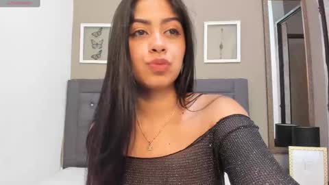 Mia Stevens online show from 10-06-25, 11:02