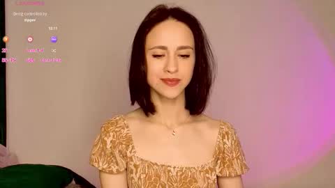 Mia online show from 11-19-25, 06:24