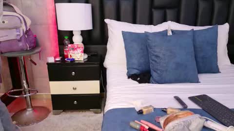 Mia Sweetth online show from 10-13-25, 07:25