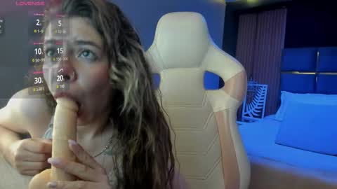 miatorres4 online show from 11-12-25, 03:51