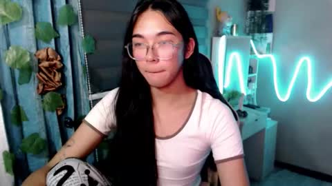 Snapshot of miatrixs chatting on 02-19-26, 05:09 Mia online show from 02-19-26, 05:09