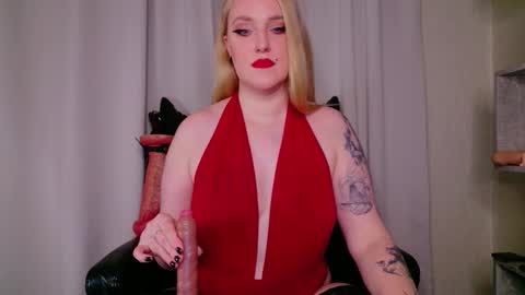 Snapshot of miaunicorn chatting on 02-23-26, 10:07 Lana online show from 02-23-26, 10:07