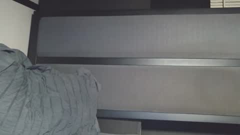 Snapshot of miavers23 chatting on 10-07-25, 09:39 KxngVers online show from 10-07-25, 09:39