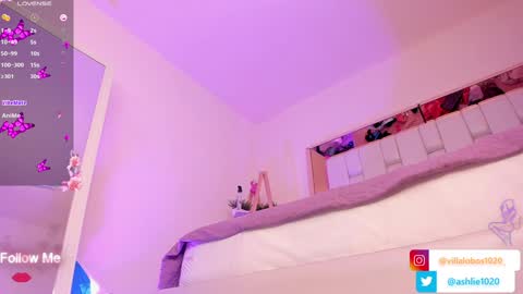 Snapshot of miavillalobos_ chatting on 12-21-24, 02:26 Mia Villalobos online show from 12-21-24, 02:26