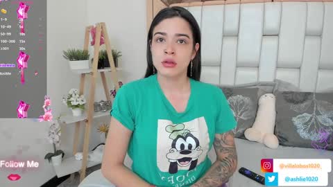 Snapshot of miavillalobos_ chatting on 01-04-25, 07:24 Mia Villalobos online show from 01-04-25, 07:24