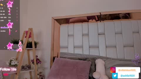 Snapshot of miavillalobos_ chatting on 01-07-25, 10:41 Mia Villalobos online show from 01-07-25, 10:41