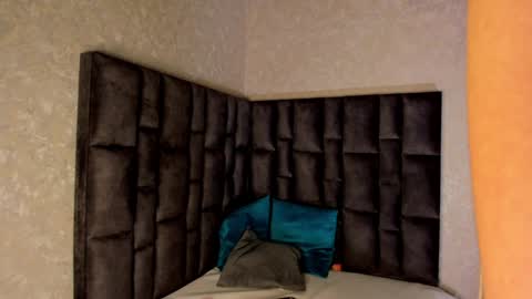 Snapshot of miavillalobos_ chatting on 01-14-25, 02:50 Mia Villalobos online show from 01-14-25, 02:50