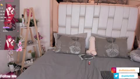 Snapshot of miavillalobos_ chatting on 01-22-25, 12:17 Mia Villalobos online show from 01-22-25, 12:17