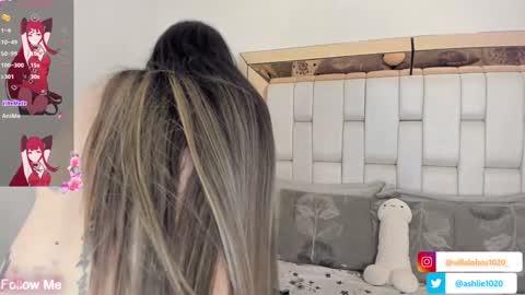 Snapshot of miavillalobos_ chatting on 01-30-25, 10:19 Mia Villalobos online show from 01-30-25, 10:19