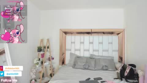 Mia Villalobos online show from 09-22-25, 05:42