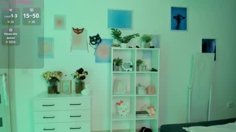 Snapshot of miavixxenn chatting on 10-02-25, 04:41 Mia online show from 10-02-25, 04:41