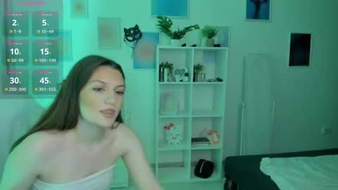 Snapshot of miavixxenn chatting on 10-06-25, 03:26 Mia online show from 10-06-25, 03:26