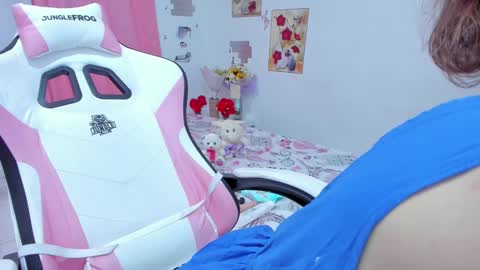  Chloe  online show from 01-17-25, 05:42