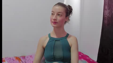  Chloe  online show from 10-27-25, 07:18