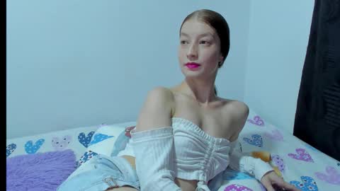  Chloe  online show from 01-12-26, 11:10