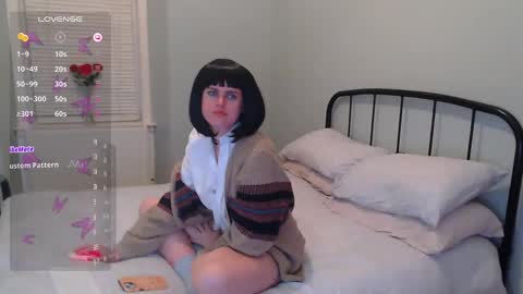 Mia  online show from 01-28-25, 05:24