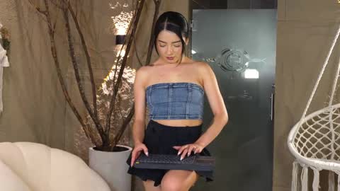 mia online show from 03-02-25, 12:31