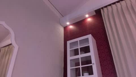 Mia online show from 03-02-25, 09:31