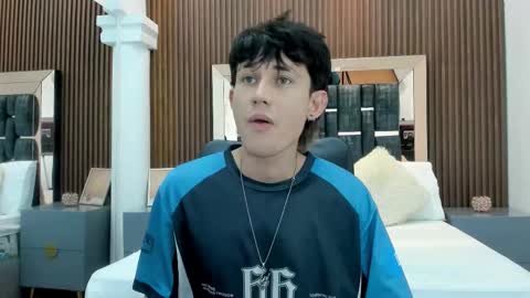 Michael online show from 03-12-26, 07:53