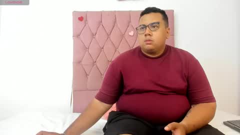 Snapshot of michael_and_sharon chatting on 09-19-25, 04:47 Micky and Sharon online show from 09-19-25, 04:47