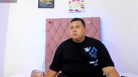 Snapshot of michael_and_sharon chatting on 10-25-25, 04:20 Micky and Sharon online show from 10-25-25, 04:20