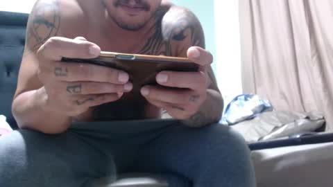 Snapshot of michael_daviss1 chatting on 10-21-25, 10:32 Michael Daviss online show from 10-21-25, 10:32