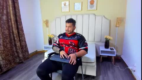 Snapshot of michael_hill1 chatting on 09-30-25, 06:57 MICHAEL online show from 09-30-25, 06:57