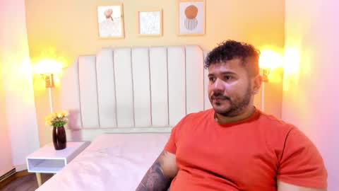 Snapshot of michael_hill1 chatting on 11-05-25, 01:44 MICHAEL online show from 11-05-25, 01:44