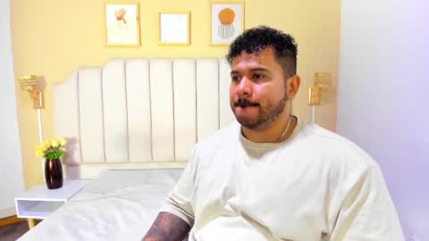 Snapshot of michael_hill1 chatting on 11-07-25, 08:09 MICHAEL online show from 11-07-25, 08:09