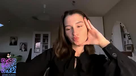 Snapshot of michael_pors chatting on 10-26-25, 02:12 Emily online show from 10-26-25, 02:12